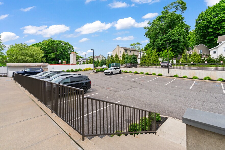 More Photos Of 1046 New York Ave, Huntington Station Apartments For Sale