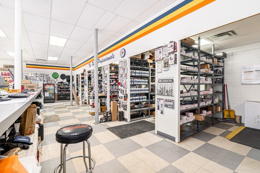 More Photos Of 3958 Cane Run Rd, Louisville Freestanding For Sale