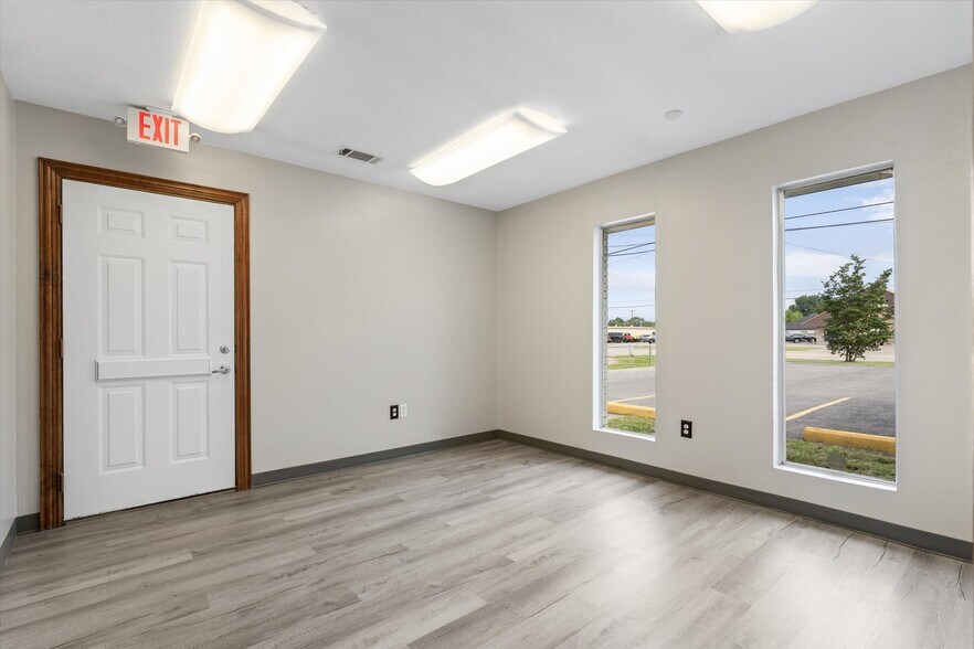 More Photos Of 2415 W Main St, Gun Barrel City Medical For Lease