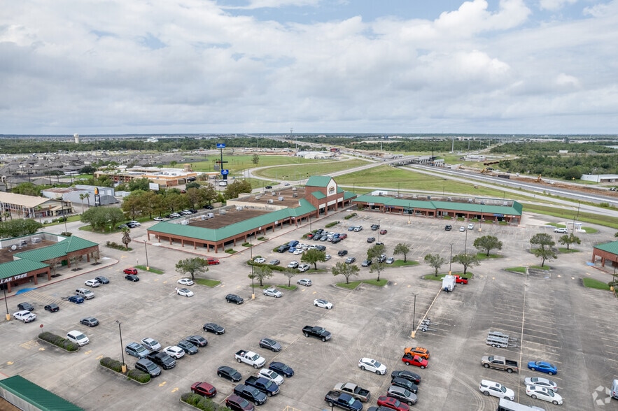 More Photos Of 14001-14065 Delany Rd, La Marque Unknown For Lease