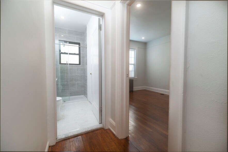More Photos Of 4320 Hamilton Pl, Flushing Apartments For Sale