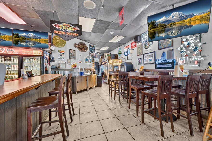 More Photos Of 14286 Beach Blvd, Jacksonville Beach General Retail For Sale