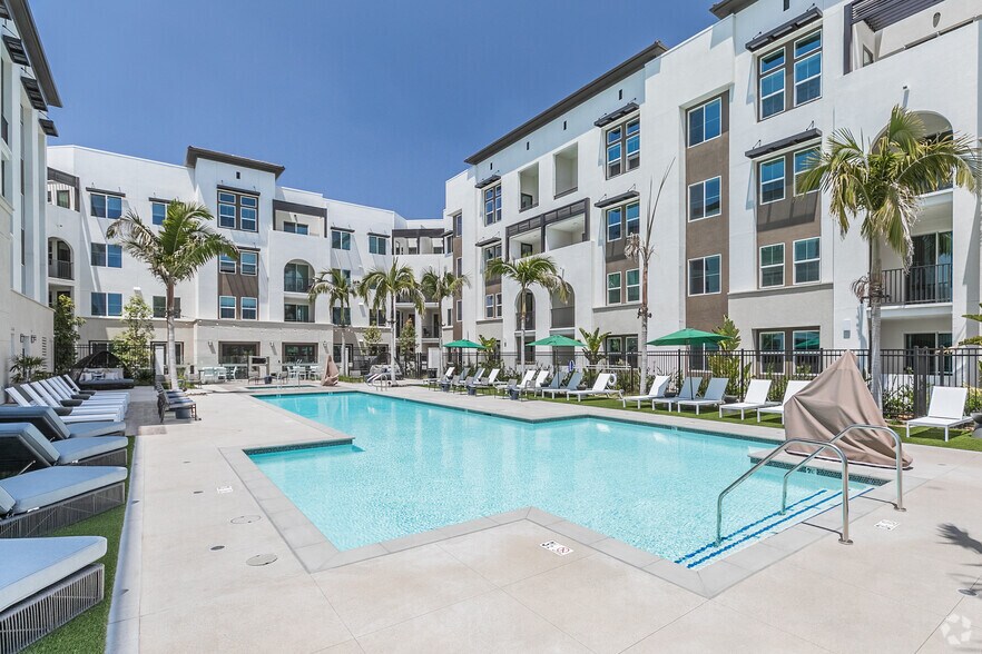 More Photos Of 1445 Town Center Dr, Chula Vista Apartments For Lease