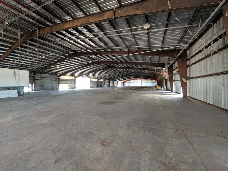 More Photos Of 1509 S Byron Butler Pky, Perry Manufacturing For Lease