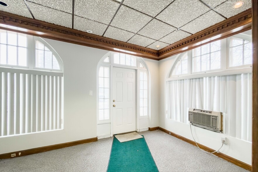More Photos Of 6902 Chicago Rd, Warren Schools For Sale
