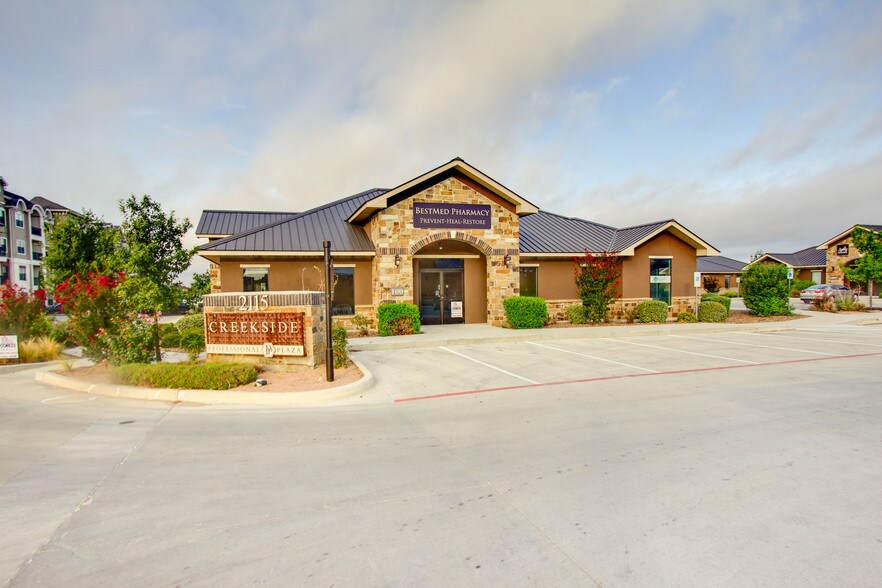 Primary Photo Of 2115 Stephens Pl, New Braunfels Medical For Lease