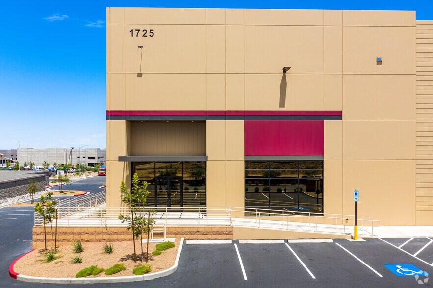 More Photos Of 1725 Chaparral Rd, Henderson Warehouse For Lease