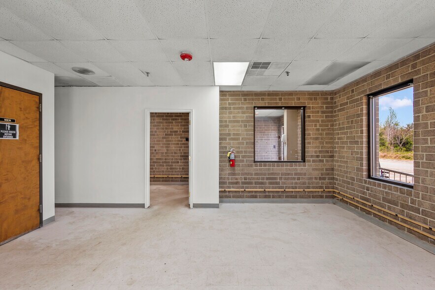 More Photos Of 1908 Nuggett Rd, High Point Warehouse For Sale