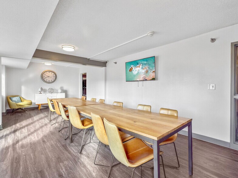 More Photos Of 615 Park St, Des Moines Apartments For Sale