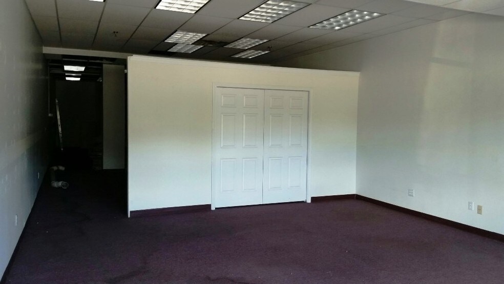 More Photos Of 71-75 John Fitch Blvd, South Windsor General Retail For Lease