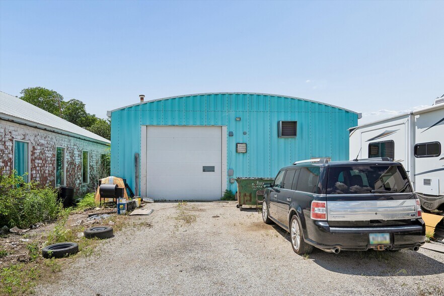 More Photos Of 215 S Division St, Stuart Warehouse For Sale
