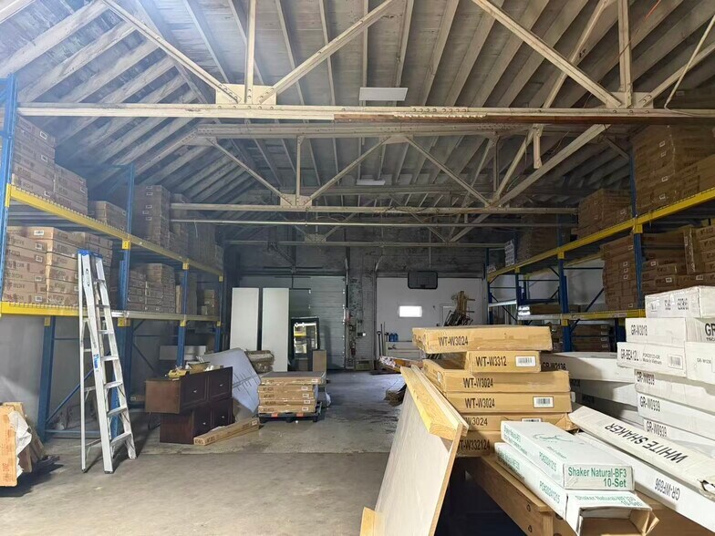 More Photos Of 42-52 Federal ave, Quincy Manufacturing For Sale