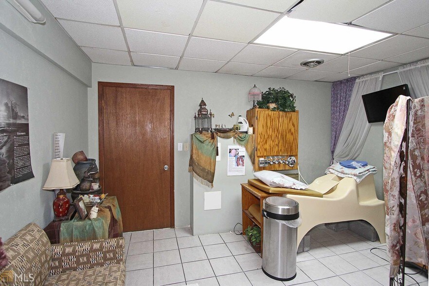 More Photos Of 2760 Pleasantwood Dr, Decatur Religious Facility For Lease