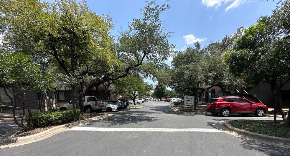 More Photos Of 8108 Mesa Dr, Austin Unknown For Lease