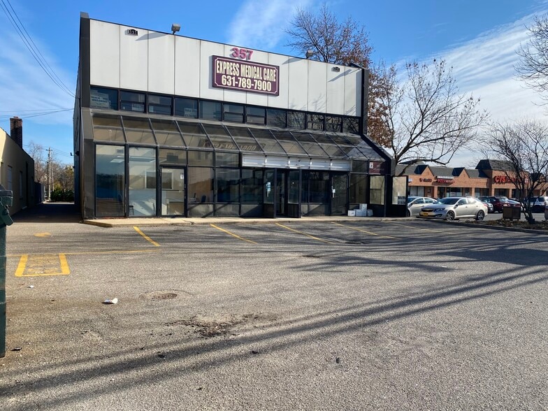 Primary Photo Of 357 Broadway, Amityville Medical For Lease