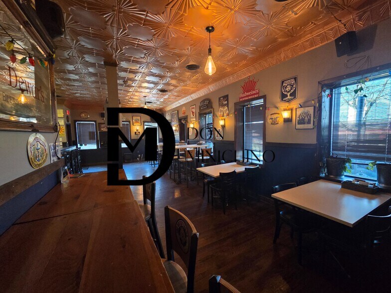 More Photos Of 85 Main St, Poughkeepsie Bar For Sale