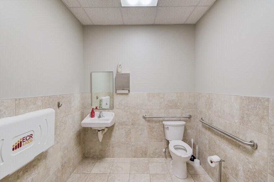 More Photos Of 3584 Atlanta Hwy, Flowery Branch Restaurant For Sale