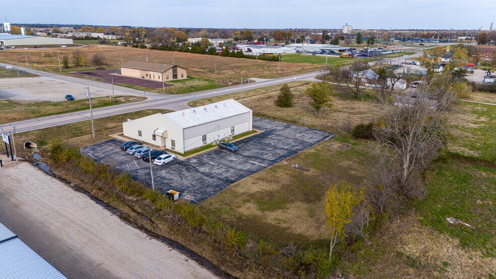 More Photos Of 3802 S Santa Fe Ave, Chanute Medical For Sale