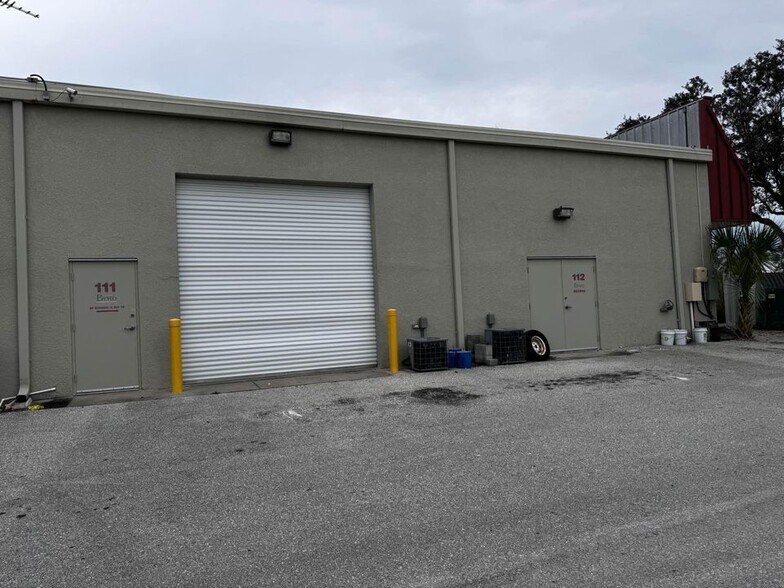More Photos Of 2555 Porter Lake Dr, Sarasota Light Manufacturing For Sale
