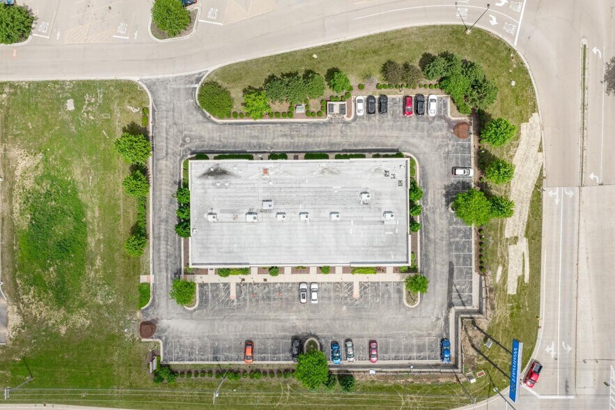 More Photos Of 1672-1684 S Galena Ave, Dixon Unknown For Lease