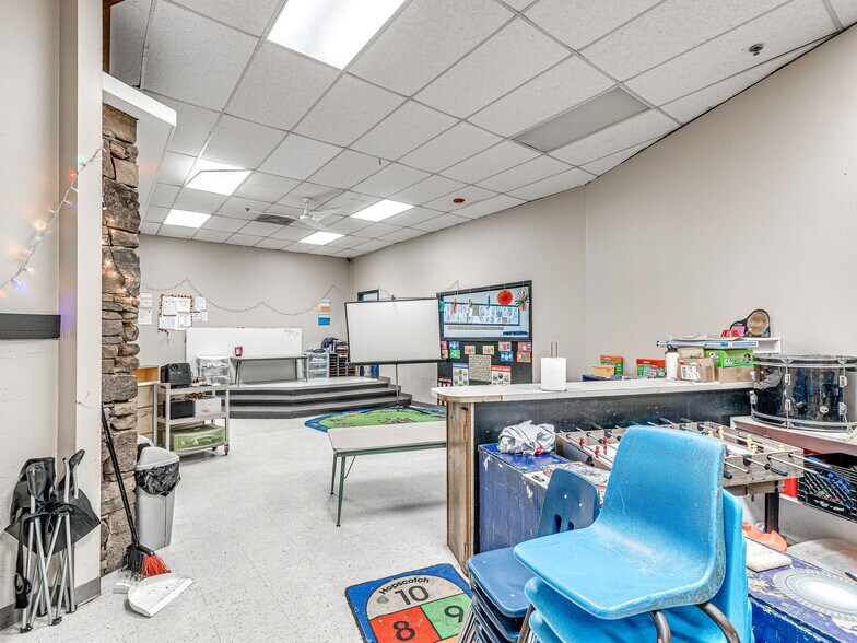 More Photos Of 6009 NW Expressway St, Oklahoma City Specialty For Sale