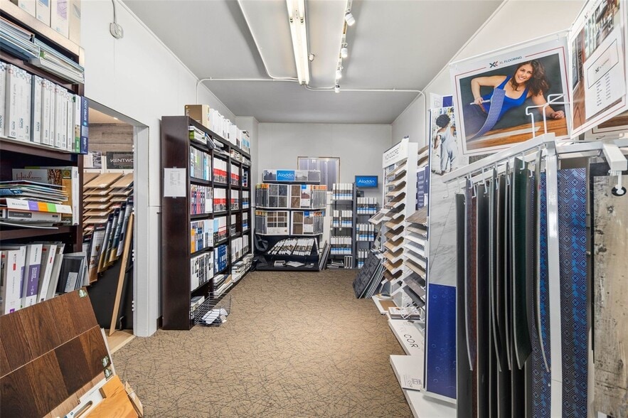 More Photos Of 542 Main St, Edmonds Freestanding For Sale