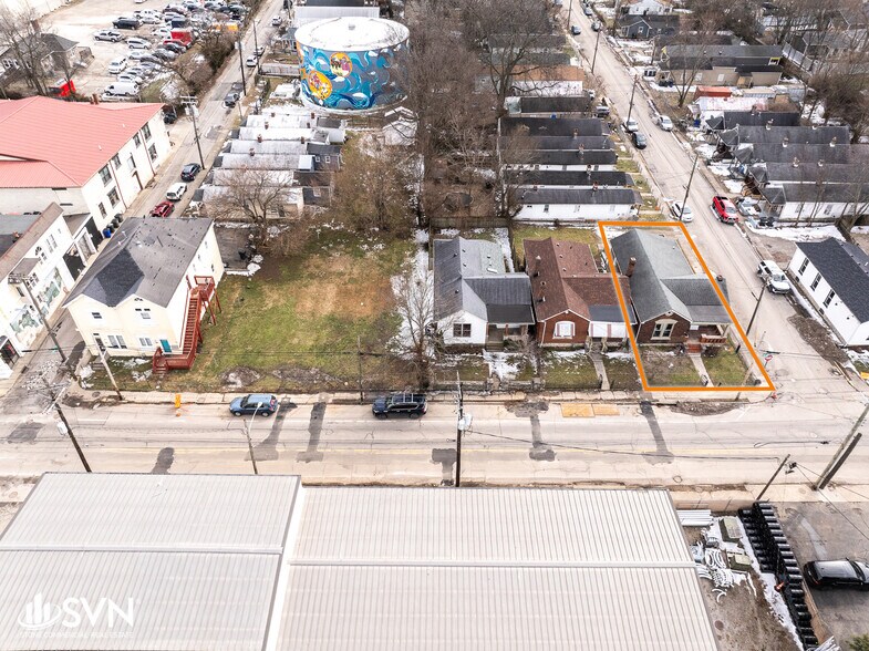 More Photos Of 726 N Limestone, Lexington General Retail For Sale