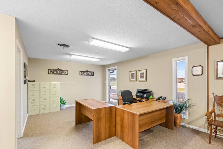 More Photos Of 1001 E Airline Rd, Victoria Office For Sale