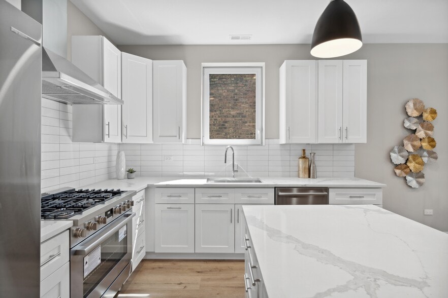 More Photos Of , Chicago Multifamily For Sale