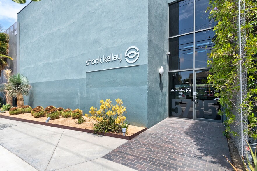 More Photos Of 5735 Melrose Ave, Los Angeles Loft Creative Space For Sale