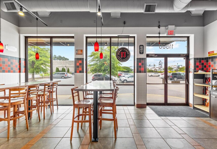 More Photos Of 11500 Midlothian Tpke, Richmond General Retail For Lease