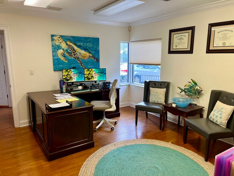 More Photos Of 306 S Plant Ave, Tampa Office For Sale