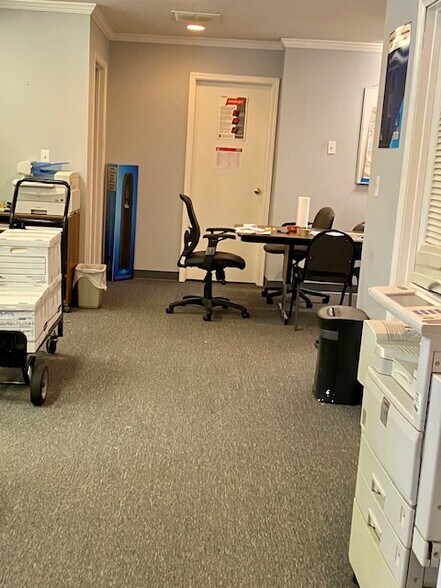 More Photos Of 125 W Seneca St, Manlius Office For Lease