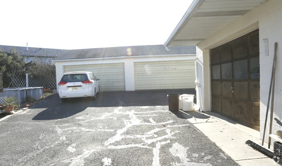 More Photos Of 606 Main St, Sayreville General Retail For Sale