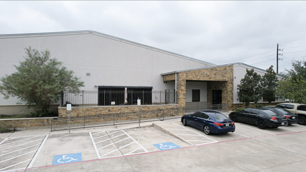 Primary Photo Of 7028 Gessner Rd, Houston Light Distribution For Sale