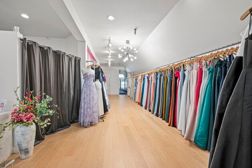 More Photos Of 2250 Union St, San Francisco Storefront Retail Office For Sale