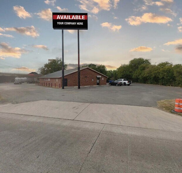 Primary Photo Of 5521 E IH-10, San Antonio Freestanding For Lease