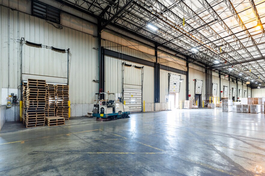 More Photos Of 1001 E Lutz Rd, Archbold Distribution For Lease