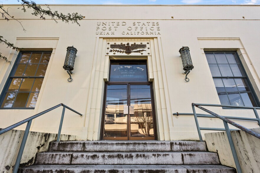 More Photos Of 224 N Oak St, Ukiah Office Residential For Sale