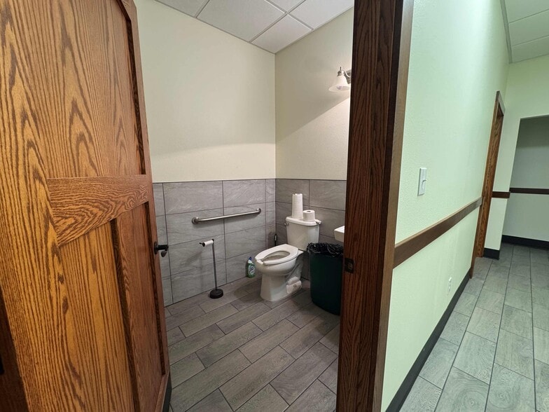 More Photos Of 115-159 Marion Blvd, Marion General Retail For Lease