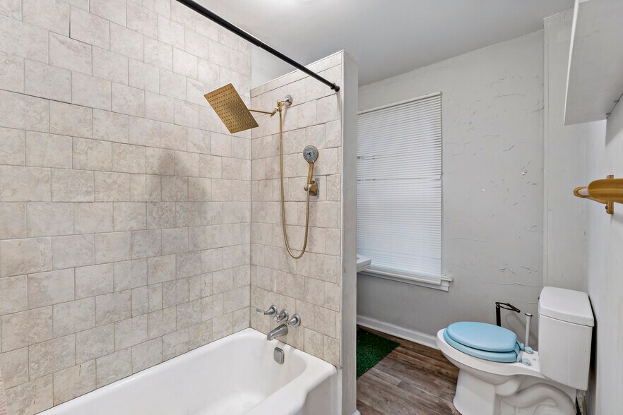 More Photos Of 848 Duss Ave, Ambridge Storefront Retail Residential For Sale