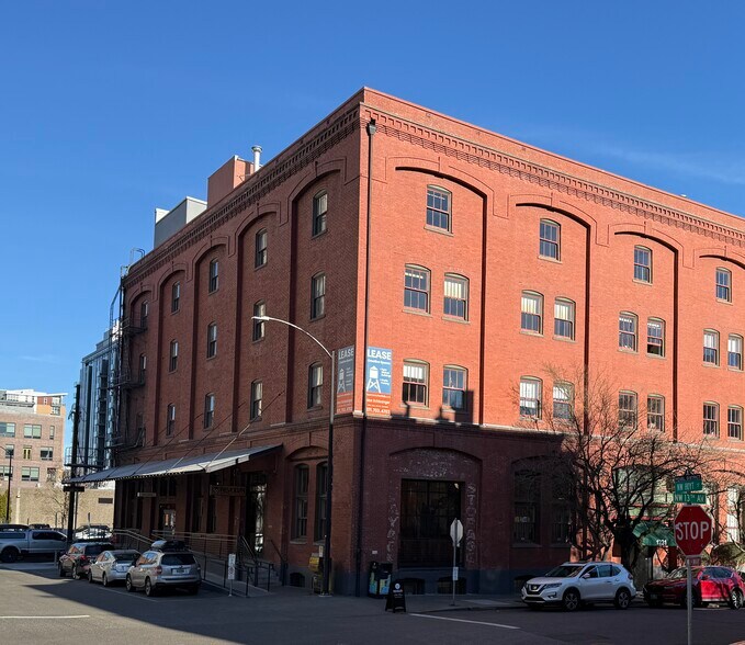 More Photos Of 1231 NW Hoyt St, Portland Loft Creative Space For Lease
