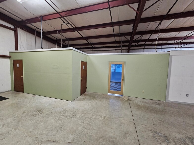 More Photos Of 3680 Christy Ln, Ukiah Industrial For Lease