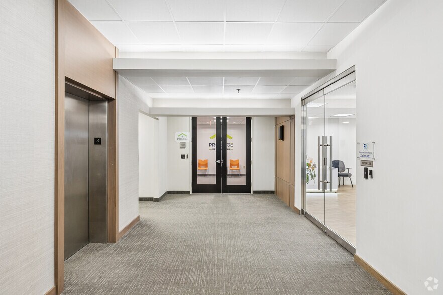 More Photos Of 2 Waterside Crossing, Windsor Office For Sale