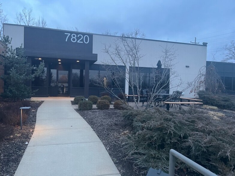 More Photos Of 7820 E Pleasant Valley Rd, Independence Loft Creative Space For Lease