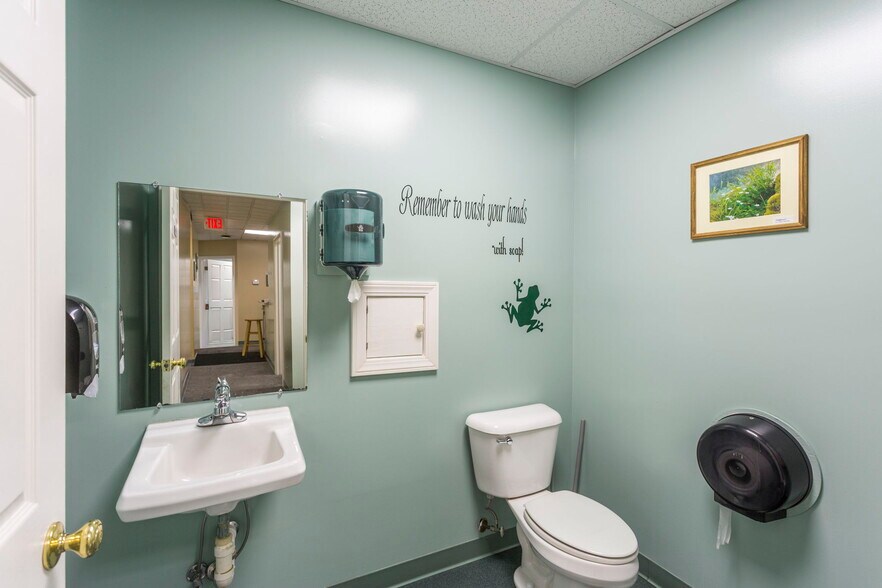 More Photos Of 1947 Medical Ave, Harrisonburg Medical For Lease