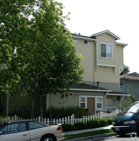 More Photos Of 2180 California St, Concord Apartments For Sale