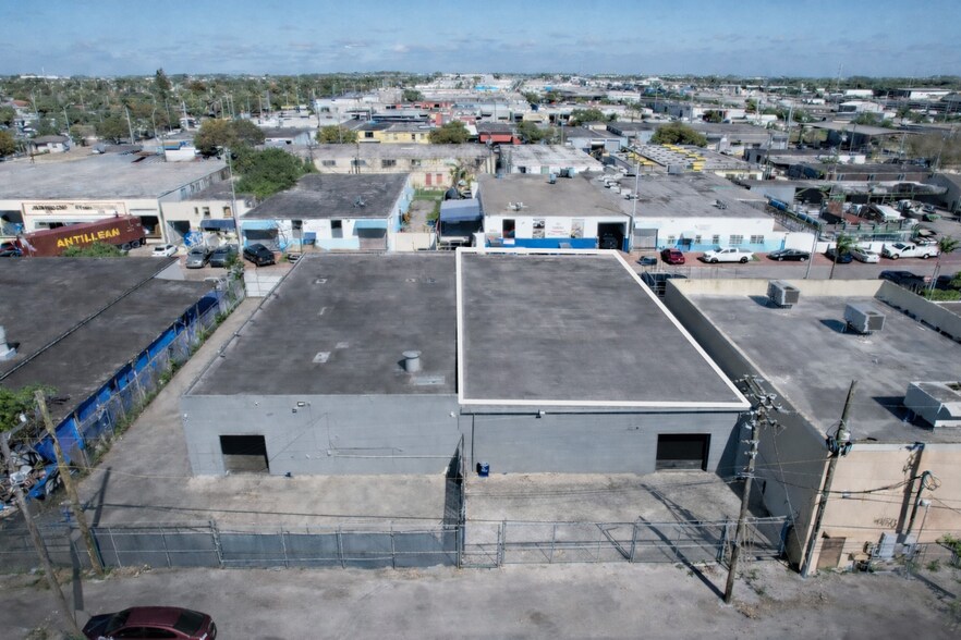 More Photos Of 1046-1048 E 26th St, Hialeah Warehouse For Lease
