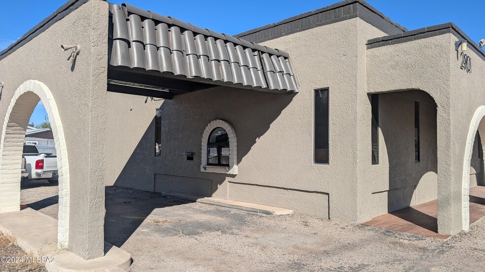 More Photos Of 2901 N Country Club Rd, Tucson Freestanding For Sale