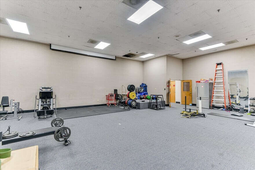 More Photos Of 1089 Augusta Rd, Warrenville Office For Sale